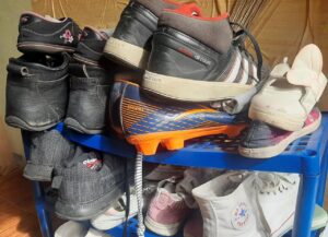 Pemerintah Singapura Segera Inspeksi Penemuan Sepatu Donasi di Ekspor