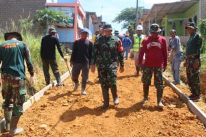 Dandim 0316/Batam Tinjau Langsung Proses Pembangunan di TMMD Kavling Seraya Batam