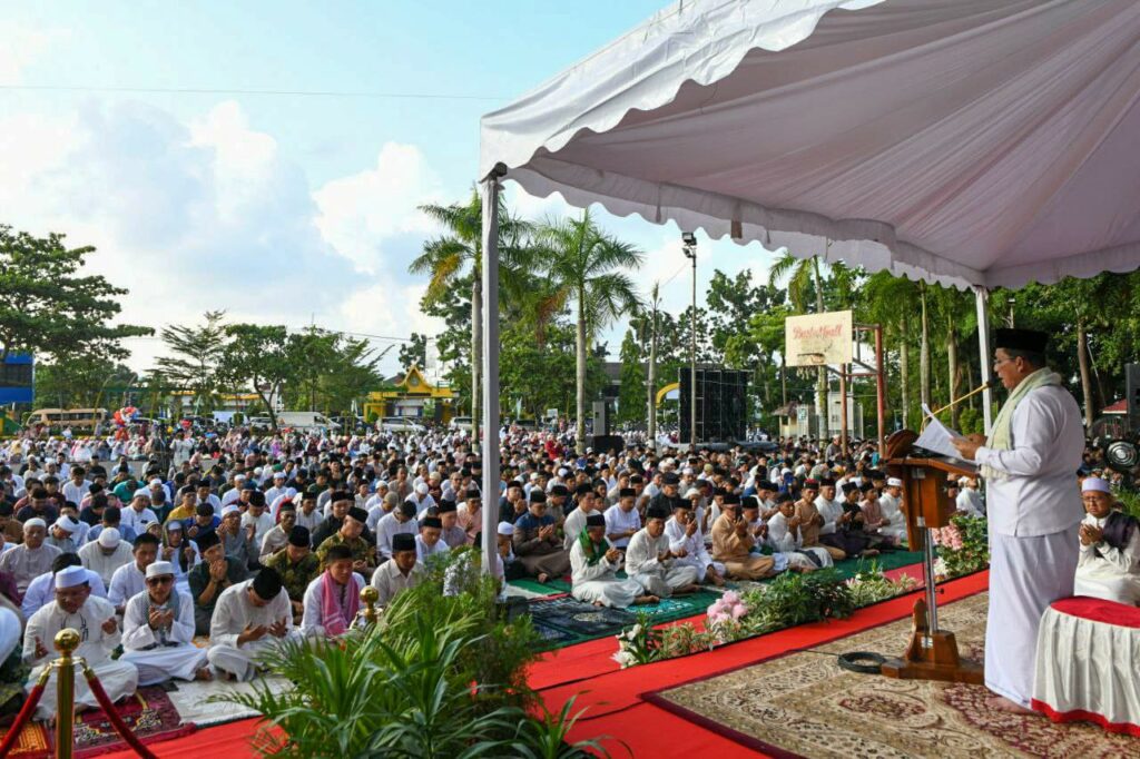 Begini Pesan Gubernur Ansar Saat Jadi Khatib Shalat Idul Adha