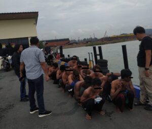 Ditpolairud Polda Kepri Ciduk 13 Kawanan Pencuri Besi PT MB