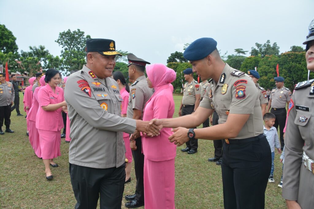 Kapolda Kepri Pimpin Kenaikan Pangkat 310 Personil