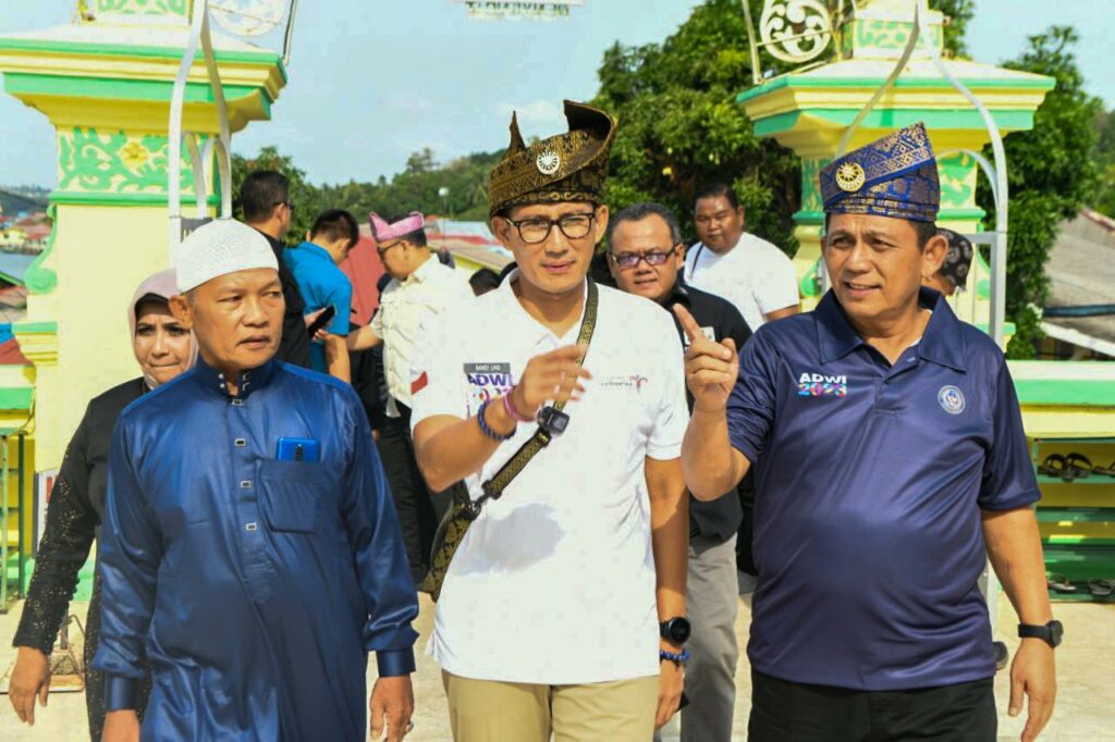Menparekraf Sandiaga Resmikan Pulau Penyengat Masuk Dalam Daftar 75 Desa Wisata Terbaik Indonesia