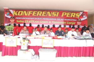 Polresta Barelang Berhasil Bongkar Peredaran Sabu Seberat 23 Kg dan Tanaman Ganja Belanda