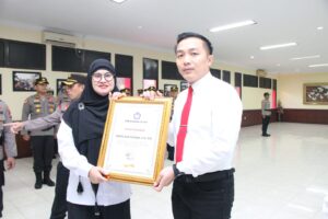 Kapolresta Barelang Berikan Penghargaan Pada Tim Reaksi Cepat