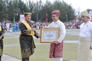 Kepala BI Kepri Raih Penghargaan Tokoh Pengendali Inflasi pada HUT Kemerdekaan ke 78