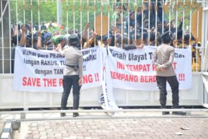 Polda Kepri Pimpin Pengamanan Aksi Demonstrasi Masyarakat Melayu di Batam