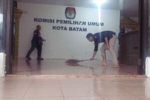 Hujan Sebentar, Kantor KPU Batam Kebanjiran