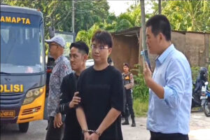 Polisi Pra Rekon Kasus Love Scamming, Ada Temuan Sex Toys Dalam Kamar