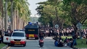 “Engku Putri” Menangis Karna Gas Air Mata