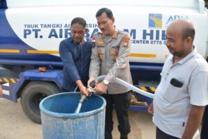 HUT Humas ke 72, Polda Kepri Bansos Air Bersih