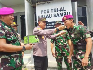 HUT TNI ke 78, Polsek Belakang Padang Beri Kejutan ke Pos AL dan Koramil 0316