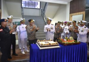 HUT TNI ke 78, Wakapolda Kepri Beri Kejutan Lantamal IV