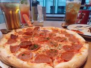 Hadir di Batam, Pizza e Birra Tawarkan Kulineri dan Olahraga