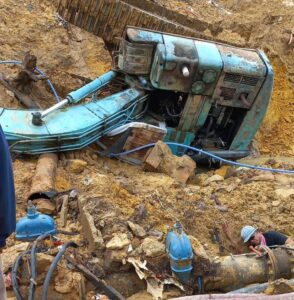 Perbaikan Pipa Patah Tertimpa Ekskavator Dikebut 24 Jam Nonstop