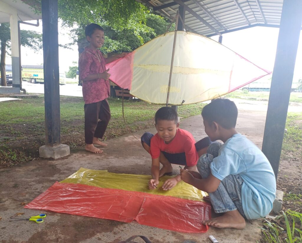 Kreatifitas Anak Transmigran di Perbatasan Lampung dan Palembang