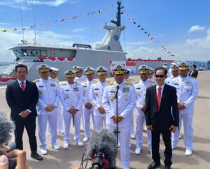 TNI AL Terima 2 Kapal Patroli KRI PC 60 dan Special Mission Combat Boat Karya Anak Bangsa