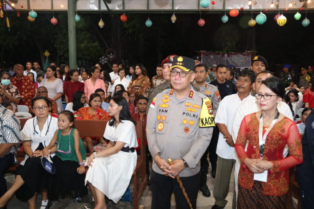 Kapolda Kepri Tinjau Ibadah Malam Natal di Batam