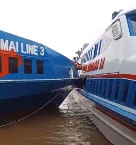 Kapal Ferry Dumai Ekspres dan Dumai Line Tabrakan, Penumpang Histeris