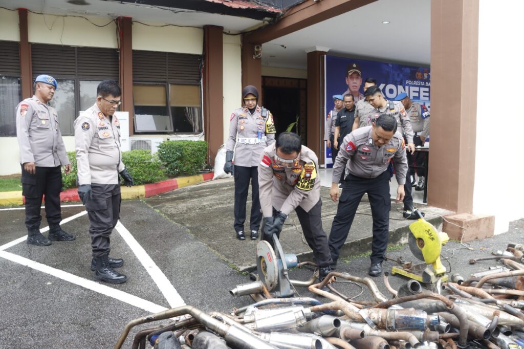 Polresta Barelang Razia Balap Liar dan Musnahkan Kenalpot Brong