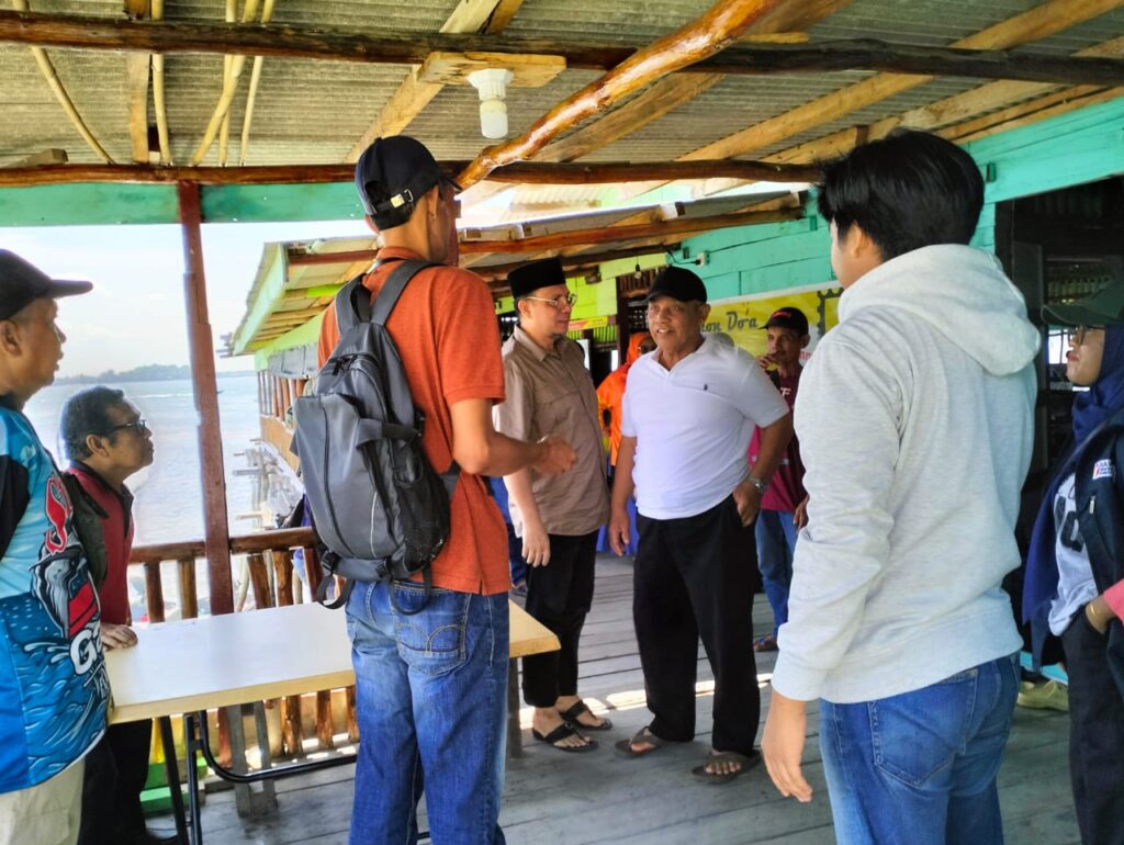 Panwascam Sempat Diusir Saat Caleg DPD dan DPRD Bagi Uang di Belakangpadang