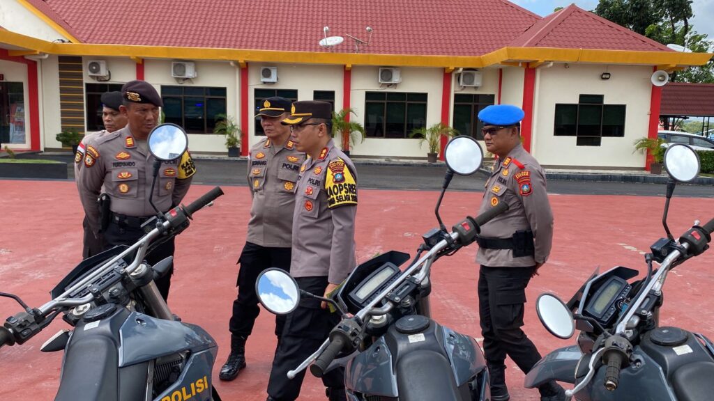 Kapolres Bintan Cek Kendaraan Dinas dan Peralatan Dinas Operasional Operasi Mantab Brata