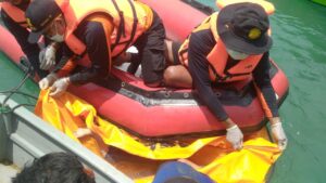 Basarnas Temukan Satu Bocah Tenggelam Bersama Temannya di Tanjung Uncang