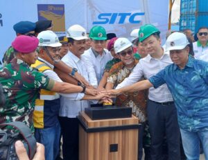 BP Batam Lepas Pengiriman Kontener Perdana Langsung ke China