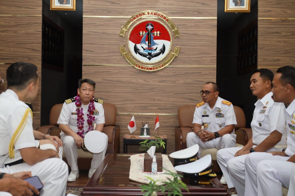 Danlantamal IV Terima CC Kapal Perang Jepang