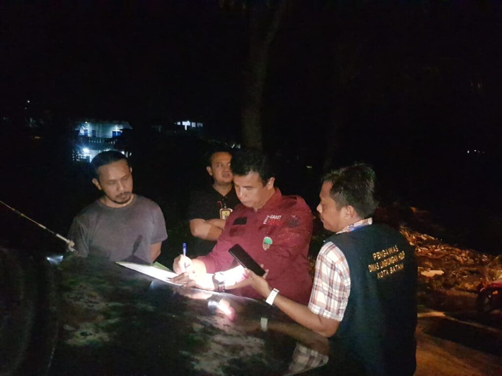 DLH Kota Batam Mulai Tertibkan Warga Buang Sampah Sembarangan, Ini Sanksinya