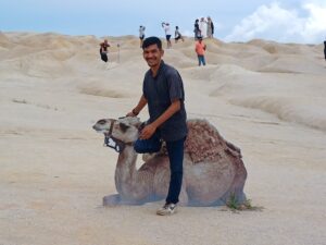 Telaga Biru Gurun Bintan Masih Jadi Primadona Wisatawan di Akhir Pekan
