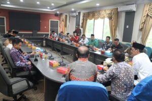 Waka I DPRD Batam Paparkan Kemajuan Pada DPRD Kapuas Hulu