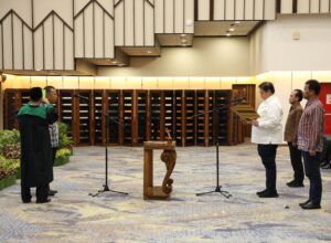 Menko Airlangga Lantik Anggota Bidang Administrasi dan Keuangan BP Batam