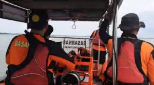 Belum Ditemukan, Basarnas Terjunkan Drone Thermal Cari Nelayan Tenggelam di Pulau Putri