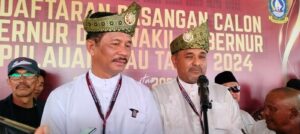 Paslon M Rudi dan A Rafiq Kompak Pakaian Melayu Daftar ke KPU Kepri