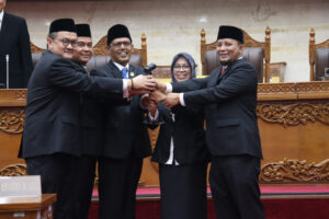 Kamal, Aweng, dan Hendra Resmi Jadi Pimpinan DPRD Kota Batam