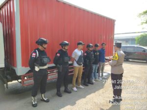 Polda Kepri Jamin Keamanan Distribusi Logistik Pilkada 2024 dari Cikarang ke Batam