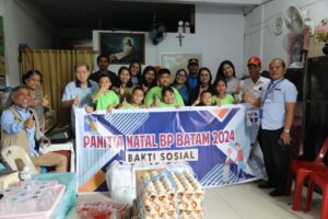 Suka Cita Persekutuan Doa BP Batam Berbagi Kasih di Panti Asuhan dan Panti Jompo