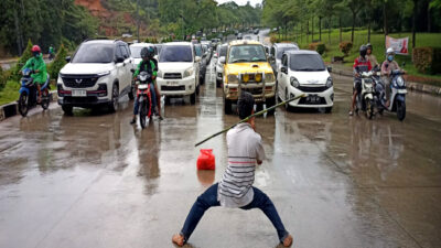Cobra si Penjual Tisu Luluh Nasehat Ibu dan Cabut Laporan Penganiayaan