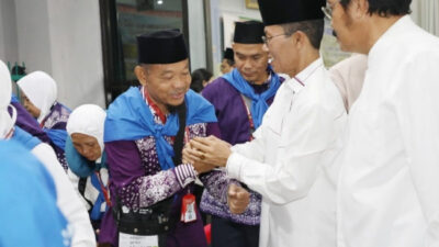 Amsakar Lepas JCH Kloter 1 Embarkasi Batam Berangkat ke Tanah Suci 