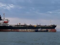 Dihantam Cuaca Extrem Dua Kapal Niaga Tabrakan di Perairan Batam