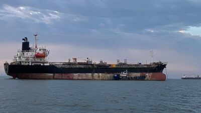 Dihantam Cuaca Extrem Dua Kapal Niaga Tabrakan di Perairan Batam