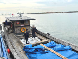 Bea Cukai Batam Gagalkan Penyelundupan 20 Ton Pasir Timah di Perairan Natuna
