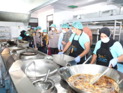 Kapolda Kepri dan Ketua Ombudsman RI Tinjau Dapur SPPG Polda Kepri