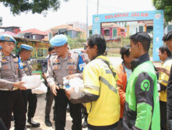 Propam Polda Kepri Gelar Jumat Berkah, Ratusan Ojol Dapat Bantuan Sosial