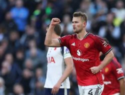 Hampir Keok Dari Tottenham, De Ligt Jadi Penyelamat Man United
