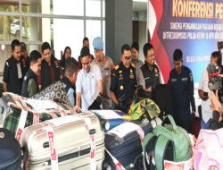 Modus Lama Terulang, Polisi Bongkar Penyelundupan Pakaian Bekas di Batam