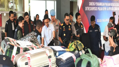 Modus Lama Terulang, Polisi Bongkar Penyelundupan Pakaian Bekas di Batam