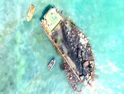 KSOP Batam Turunkan 6 Kapal dan Pasang Oil Boom Minimalisir Pencemaran Limbah Minyak Hitam