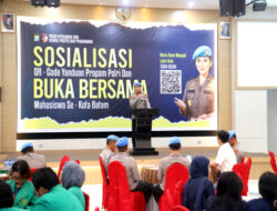 Mahasiswa Batam Diajak Awasi Polisi, Propam Polda Kepri Kenalkan QR-Code Pengaduan Saat Buka Puasa Bersama