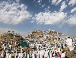 Jamaah Haji Mulai Bergerak ke Padang Arafah untuk Wukuf